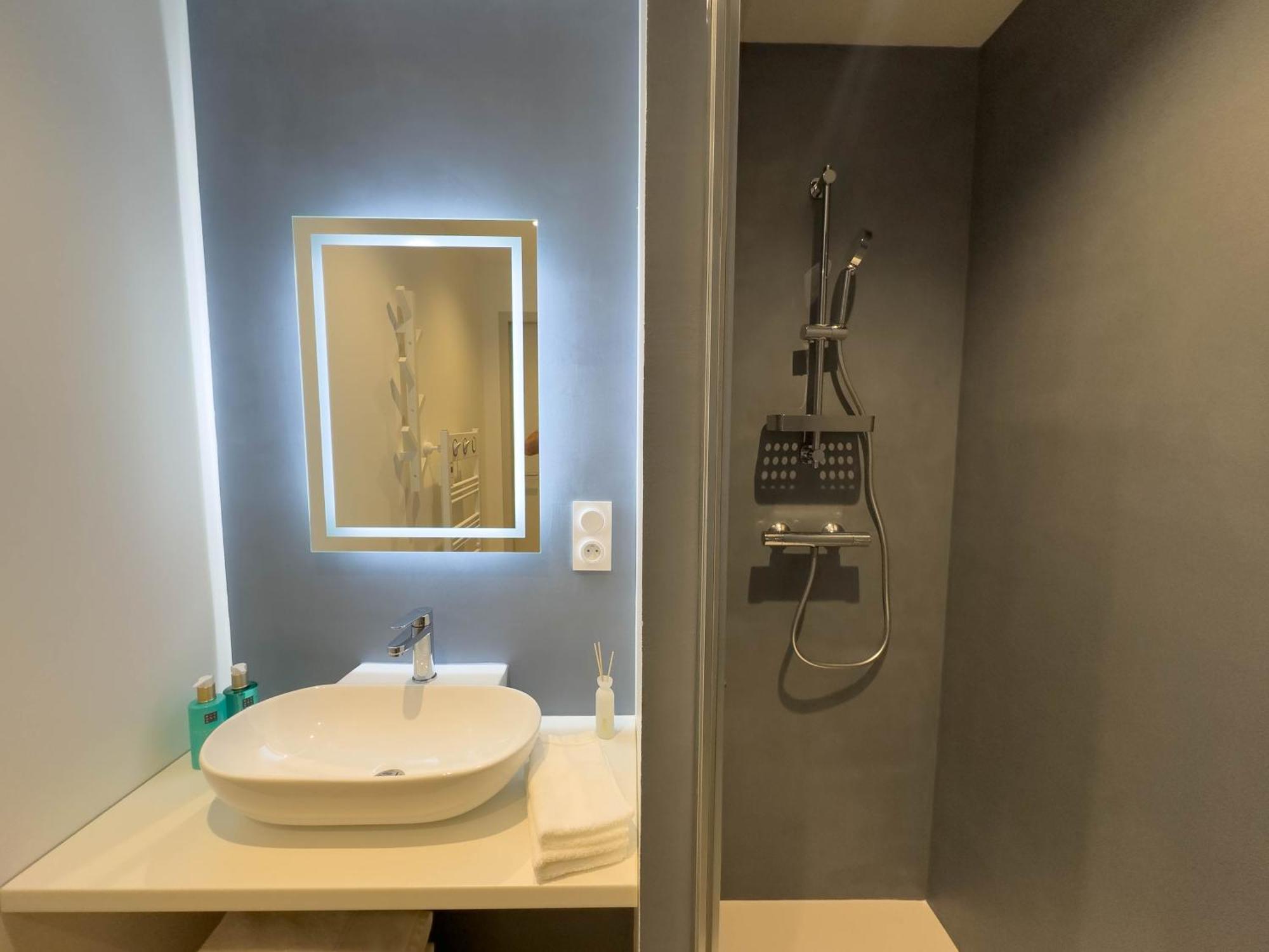 Les Suites Du 13 Aigues-Mortes Luaran gambar