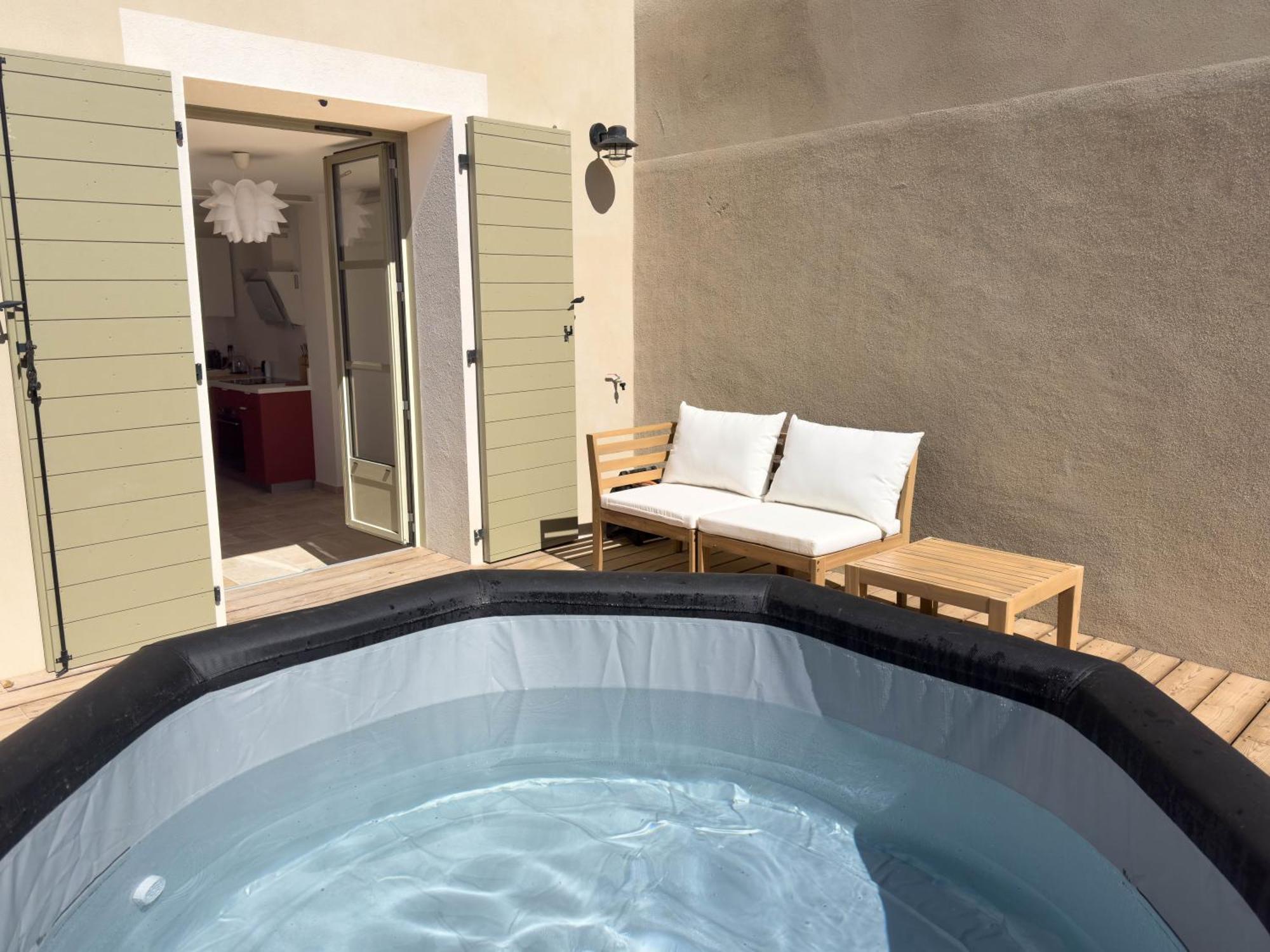 Les Suites Du 13 Aigues-Mortes Luaran gambar