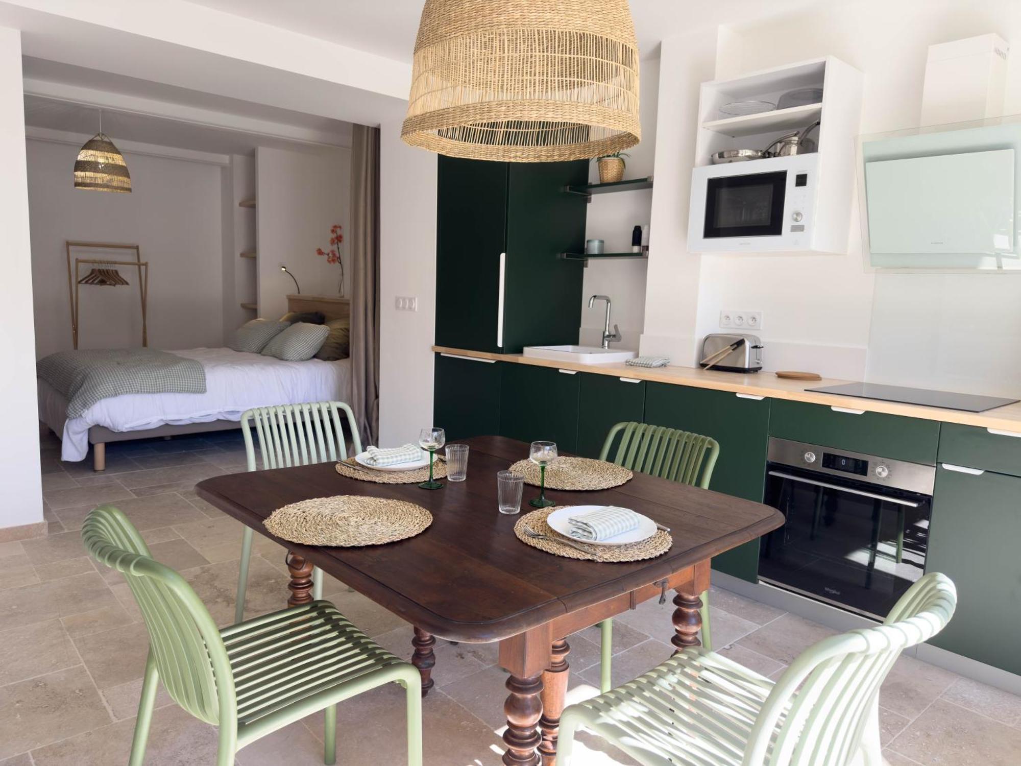Les Suites Du 13 Aigues-Mortes Luaran gambar