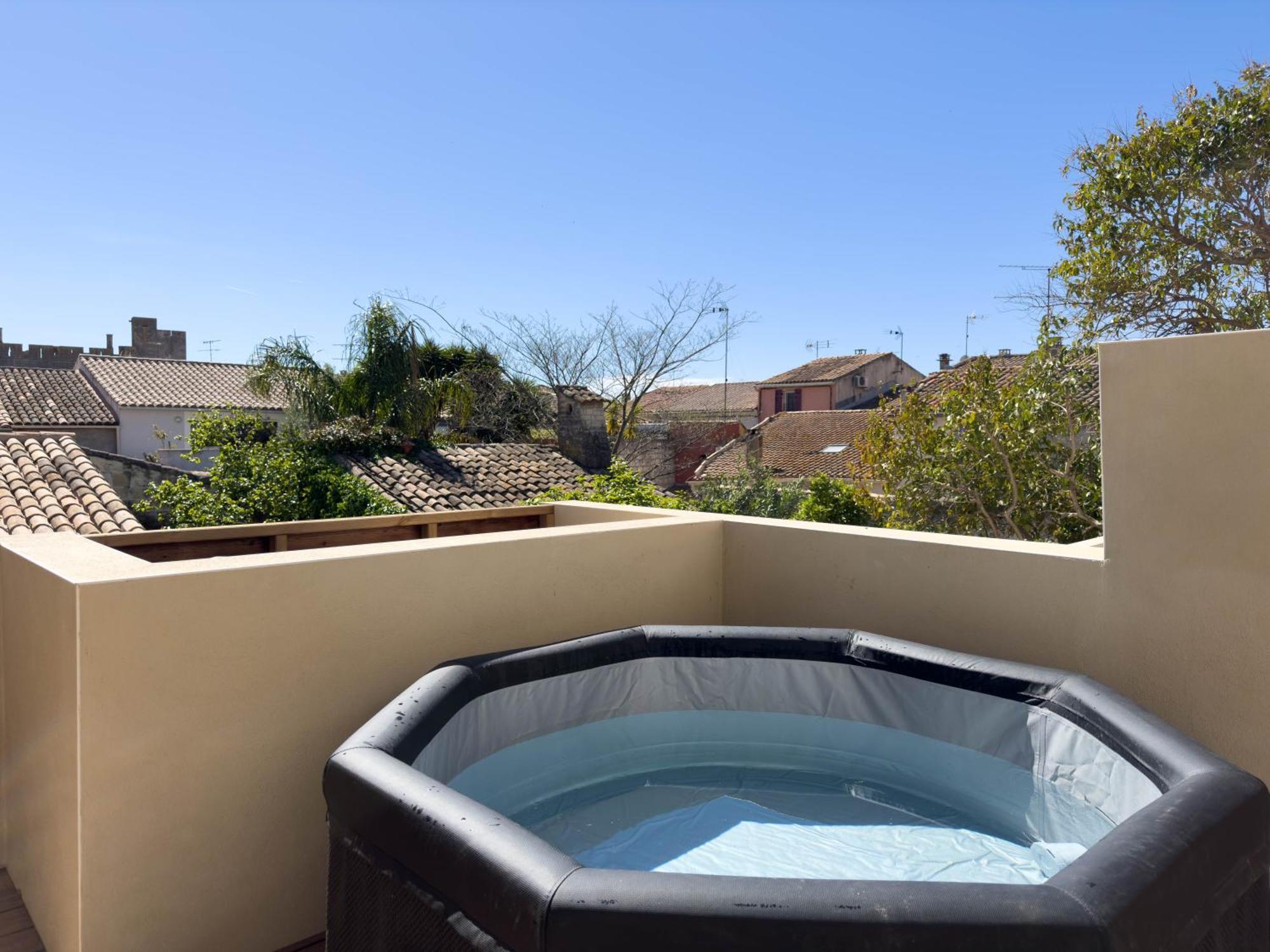 Les Suites Du 13 Aigues-Mortes Luaran gambar